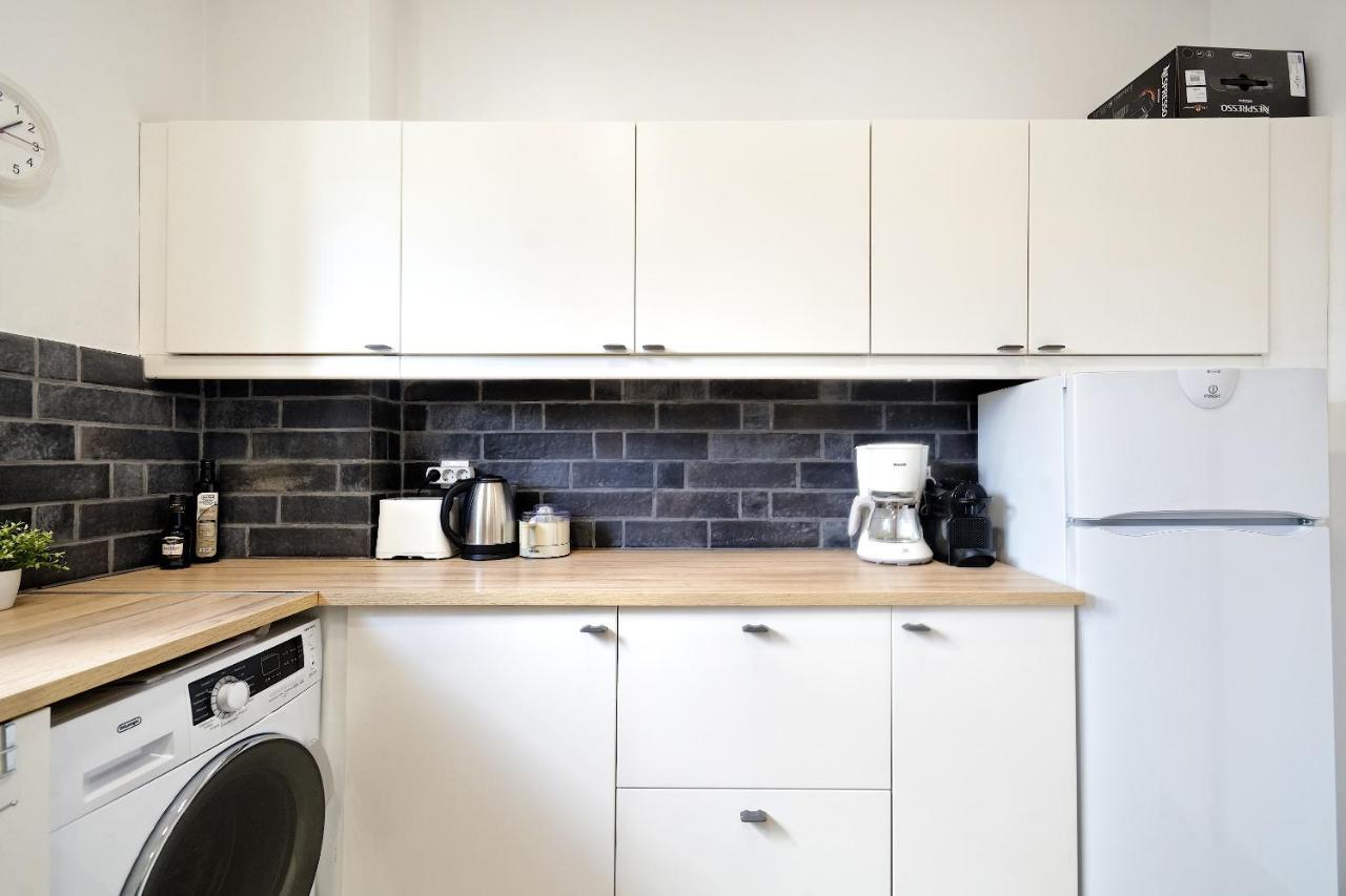 Glyfada Breeze Apartments Афины Экстерьер фото