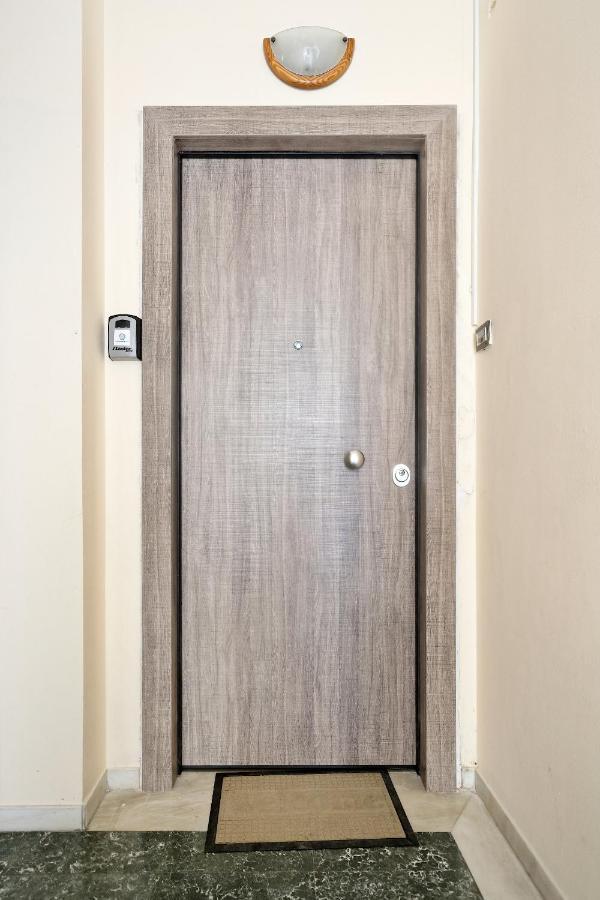 Glyfada Breeze Apartments Афины Экстерьер фото